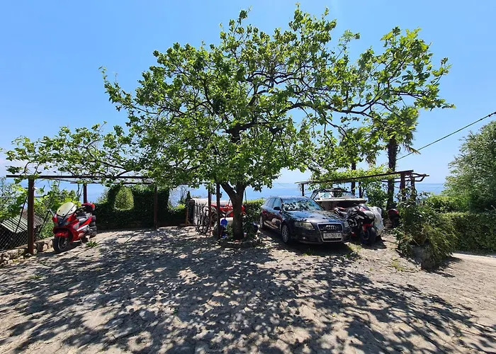 By Interhome Nyaraló *